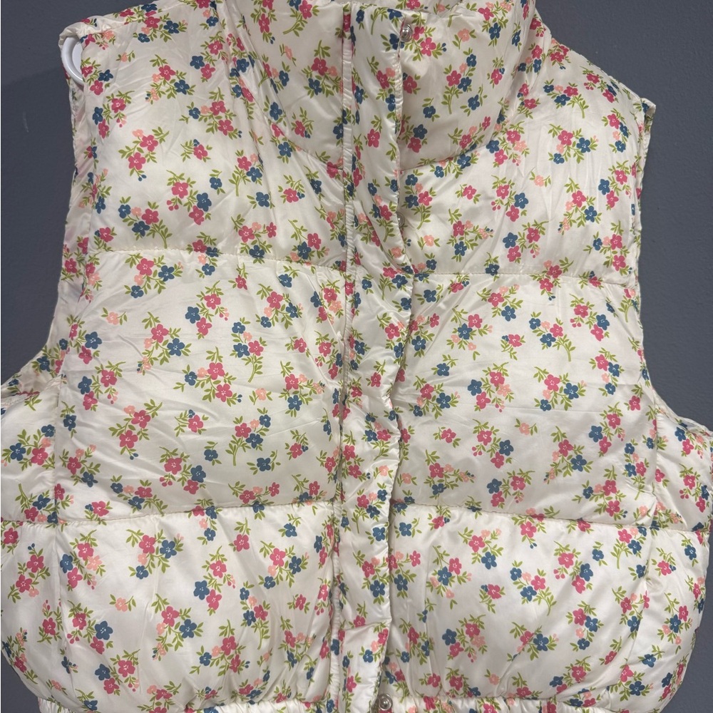 Vibrant and cozy puffy vest for a cool women
